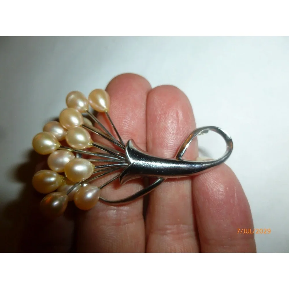 Vintage Silver Tone Faux Pearl Balloon Bouquet Brooch Pin Cream Teardrop Cluster